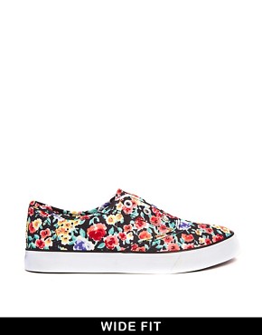 New Look Wide Fit Marge Tryckt Plimsolls