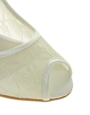 New Look B Veil White Heeled Shoes