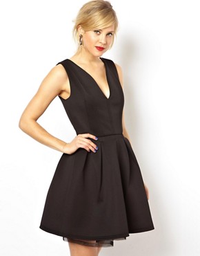 ASOS Premium Structured Prom Dress (black)