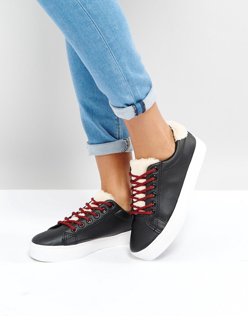 Кроссовки на шнуровке с искусственным мехом New Look - Черный
