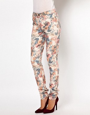 Изображение 1 из Зауженные джинсы с цветочным принтом Only
