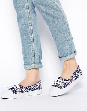 New Look Wide Fit Mo Floral Print Lace Up Trainers