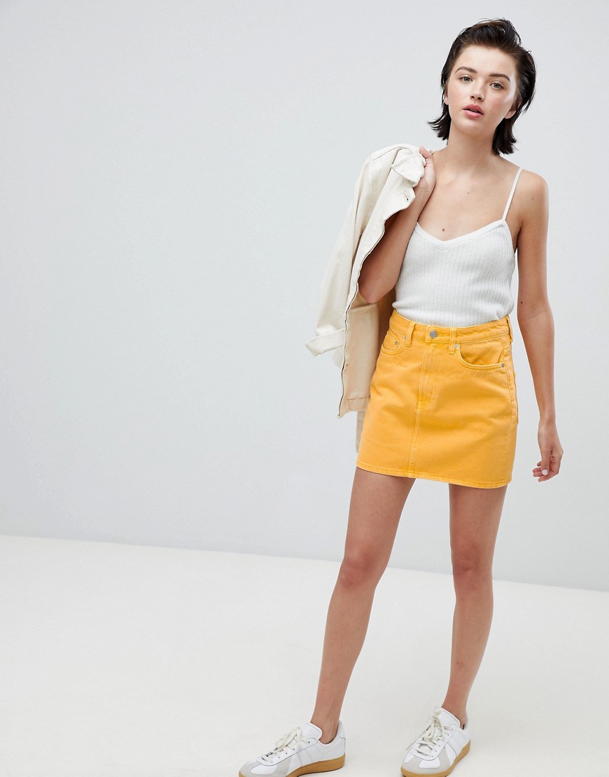 Imagen principal de producto de Minifalda vaquera en amarillo Wend de Weekday - Weekday