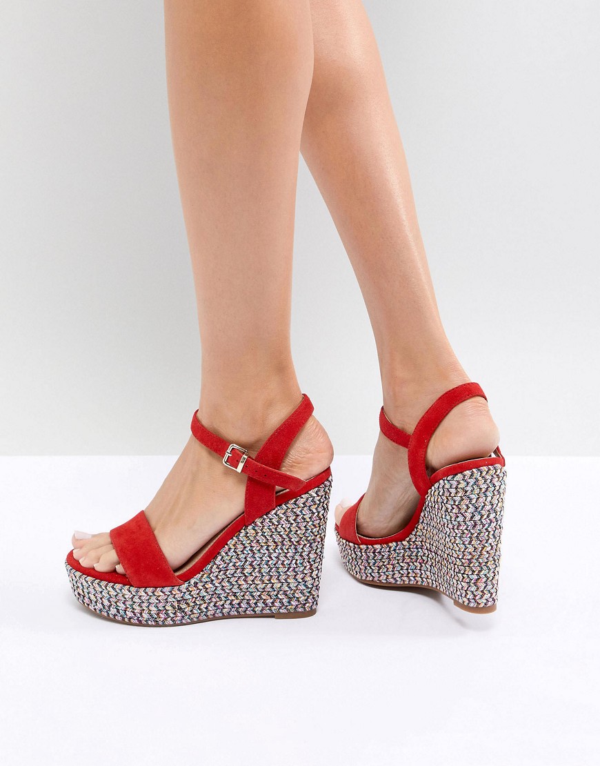 Imagen principal de producto de Zapatos de cuña en dos partes en rojo con tacón texturizado de ALDO - ALDO