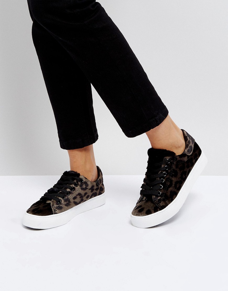 Бархатные кроссовки с леопардовым принтом New Look - Светло-бежевый
