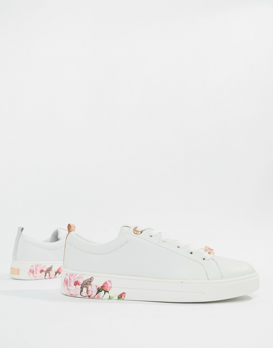 Imagen principal de producto de Zapatillas de deporte de cuero blanco con suela de flores de Ted Baker - Ted Baker
