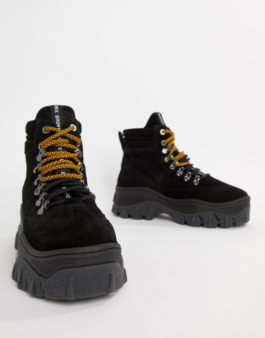 Imagen principal de producto de Zapatillas de deporte hi-top de ante negro estilo excursionista Jaxtar de Bronx - Bronx