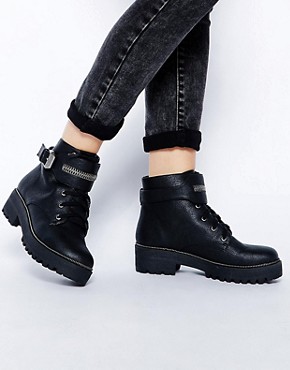 ASOS ALIVE AND KICKING Ankle Boots 