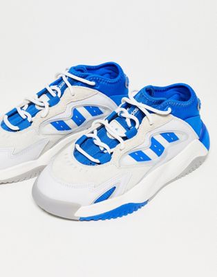 Streetball II trainers in off white with blue detail