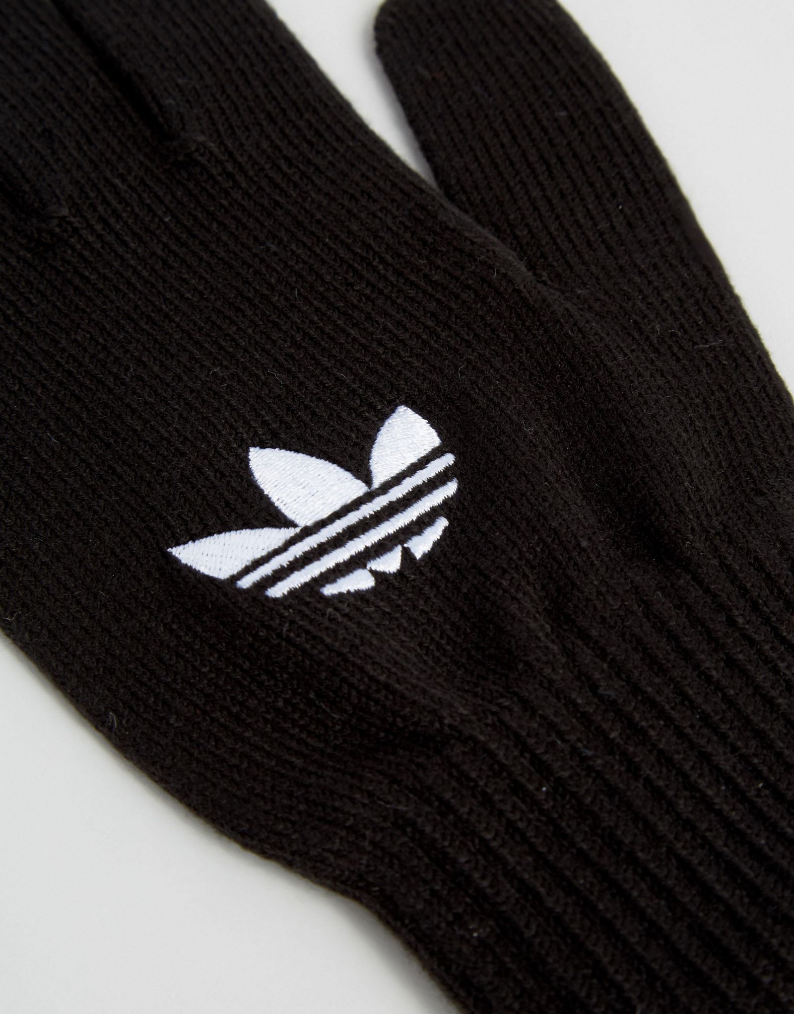 adidas Originals Trefoil Logo Gloves In Black AY9338