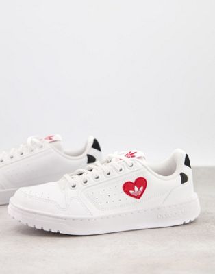 Valentines NY 72 trainers in white with heart print