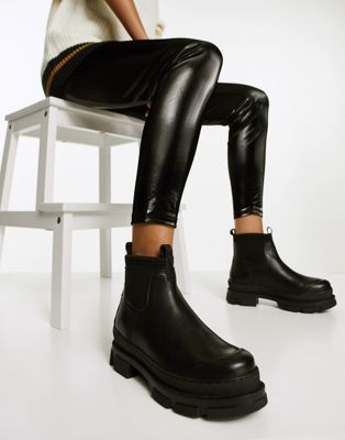 Puddle chunky chelsea ankle boots in black