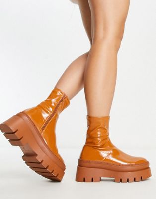 Atlas chunky sock boots in camel patent