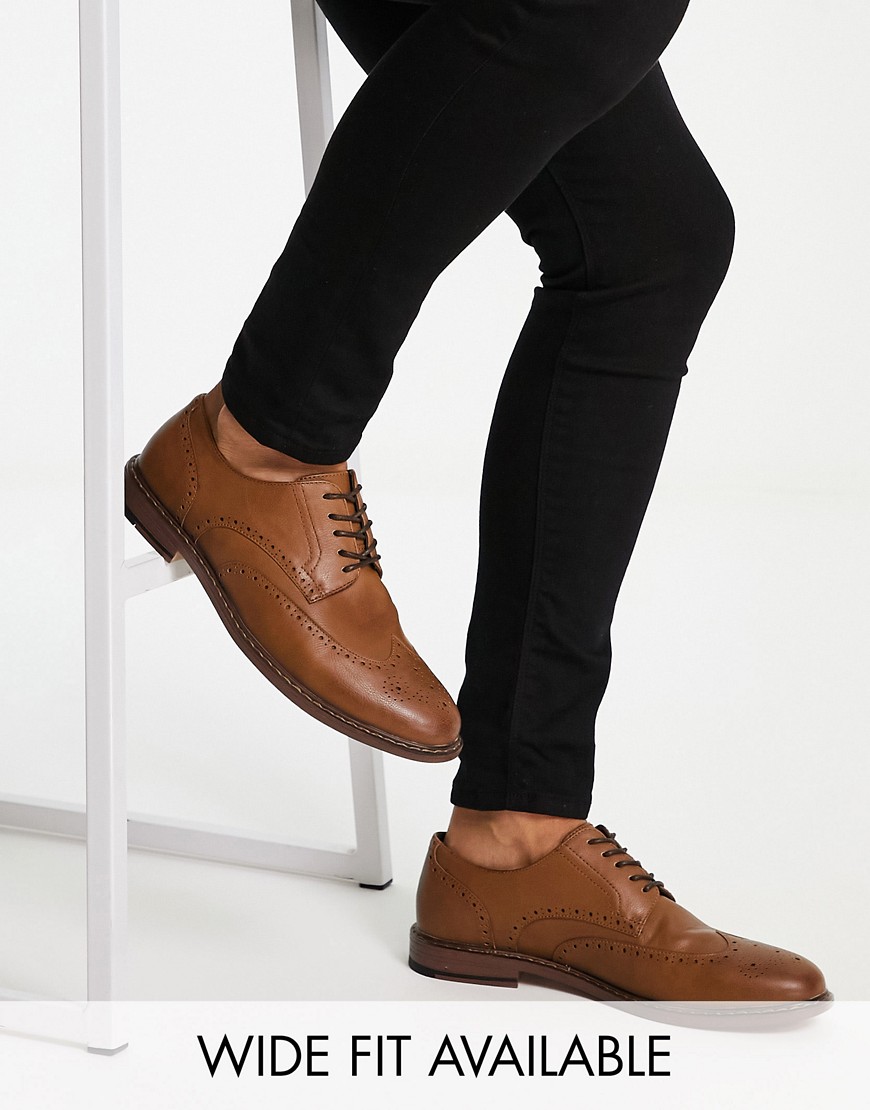 ASOS DESIGN brogue shoes in tan faux leather-Brown