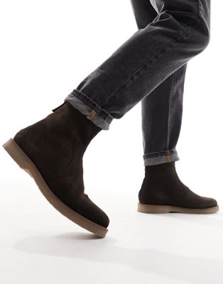 chelsea boot in brown suede with crepe sole