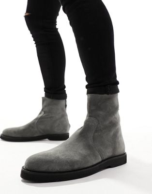 chelsea boot in grey suede with crepe sole