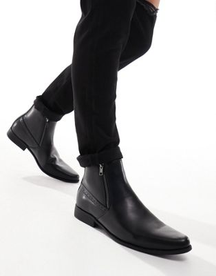 chelsea boots in black faux leather with zips