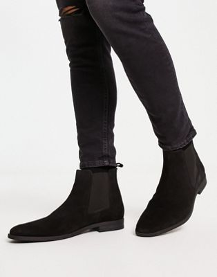chelsea boots in black suede with black sole