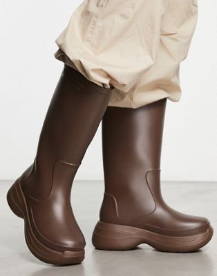 chunky calf length wellington boots in brown