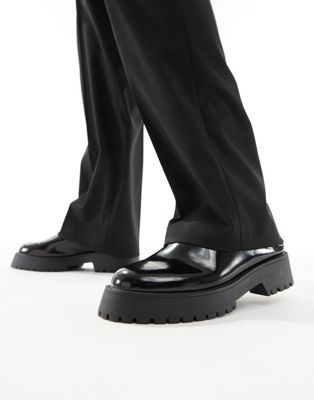 chunky mule loafer in black faux leather