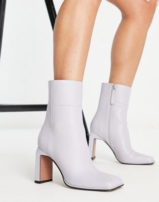 Envy leather high-heeled boots in lilac