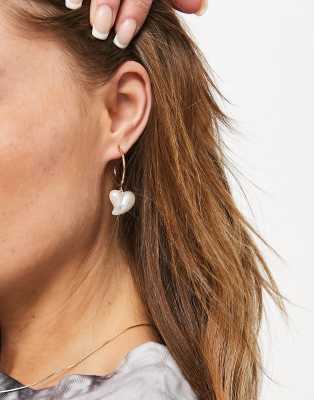 Hoop earrings with pearl heart charm in gold tone - Click1Get2 Price Drop