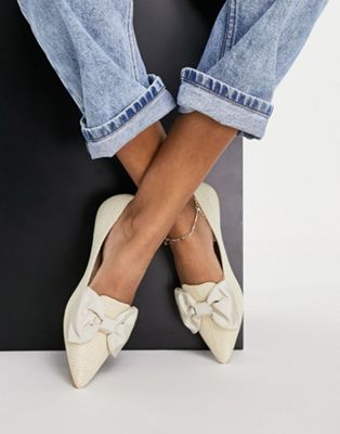 Lake bow pointed ballet flats in natural raffia