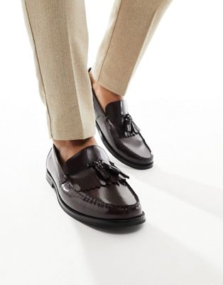 loafers with fringe detail in polished burgundy leather