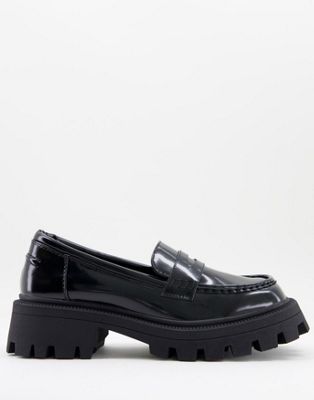 Mulled chunky loafer in black