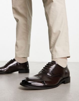 oxford lace up shoes in dark brown polished leather with toe cap detail