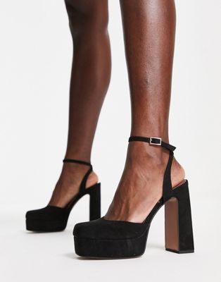 Peaked platform high heeled shoes in black