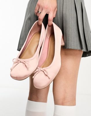 Steffie bow detail mid block heeled shoes in blush satin