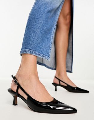 Strut slingback mid heeled shoes in black patent