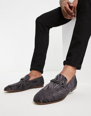 velvet loafers in grey with chain snaffle with contrast sole
