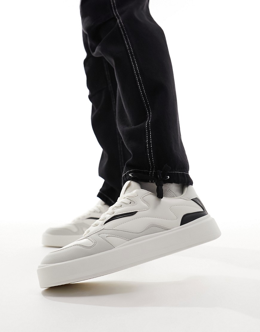 Bershka stitch detail contrast backtab trainer in white
