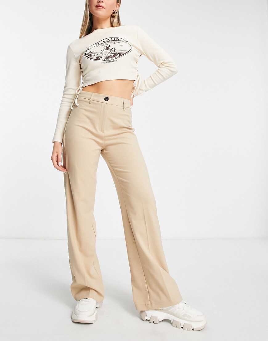 Bershka wide leg slouchy dad tailored trousers in camel-Neutral