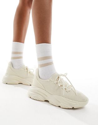 Trixi chunky runner trainers in cream