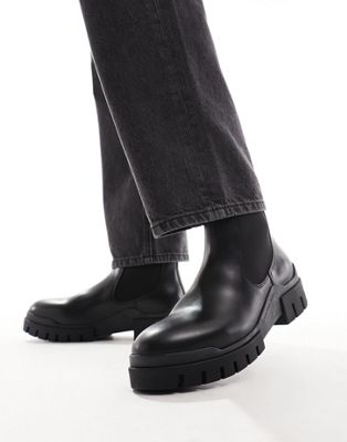 leather low commuter boots in black