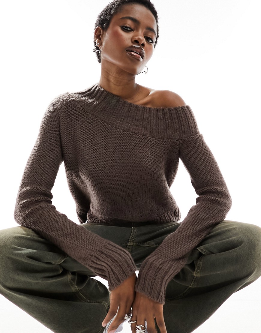 COLLUSION knitted off the shoulder jumper in stone-Neutral
