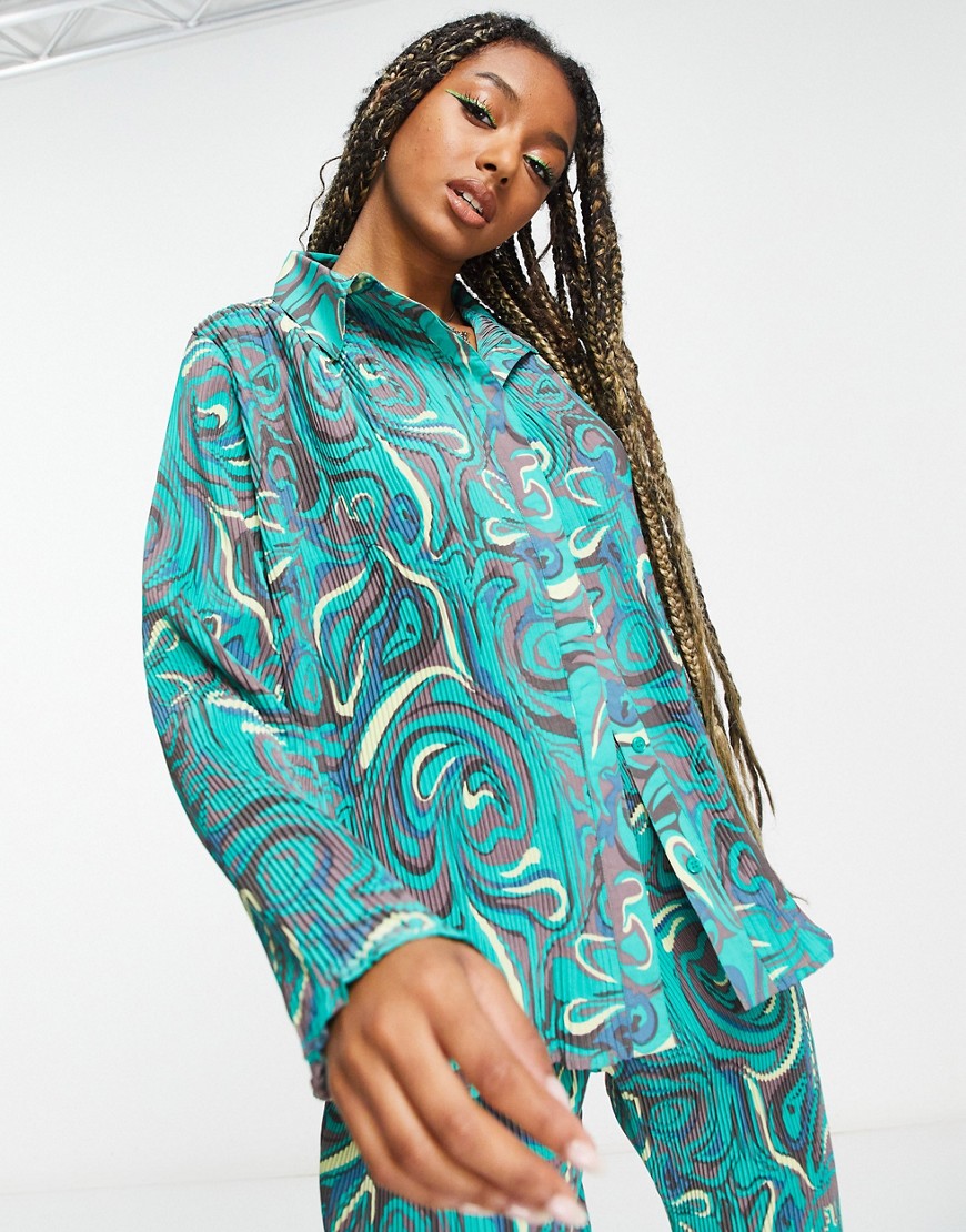 Daisy Street relaxed shirt in plisse swirl co-ord-Green