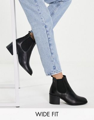 leather block heel chelsea boots in black