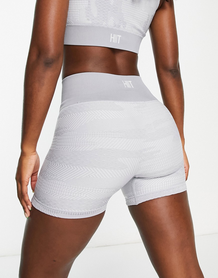 HIIT seamless booty short in textured camo in grey