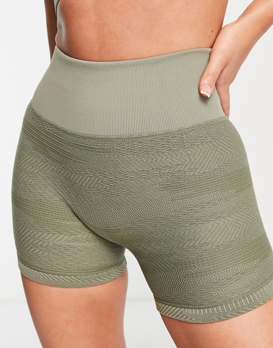 HIIT seamless booty short in textured camo in khaki-Green