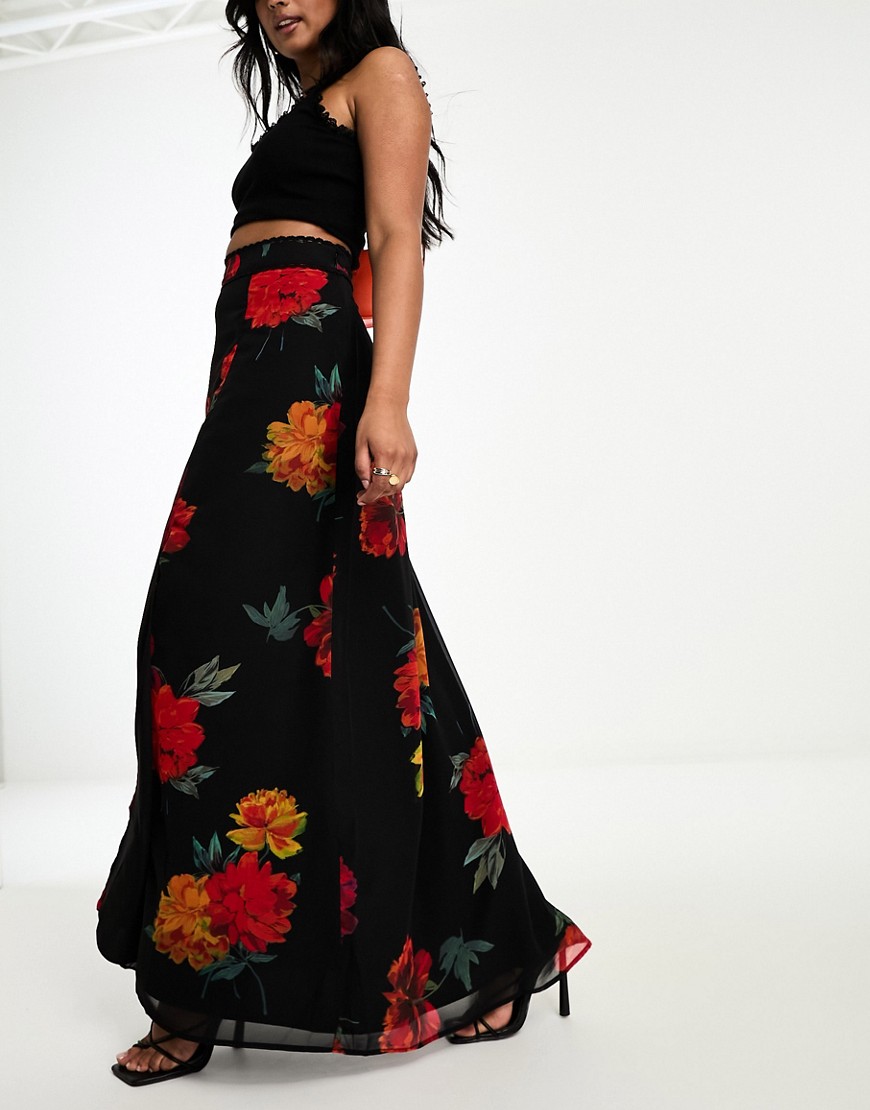 Hope & Ivy thigh split maxi skirt in red floral-Multi