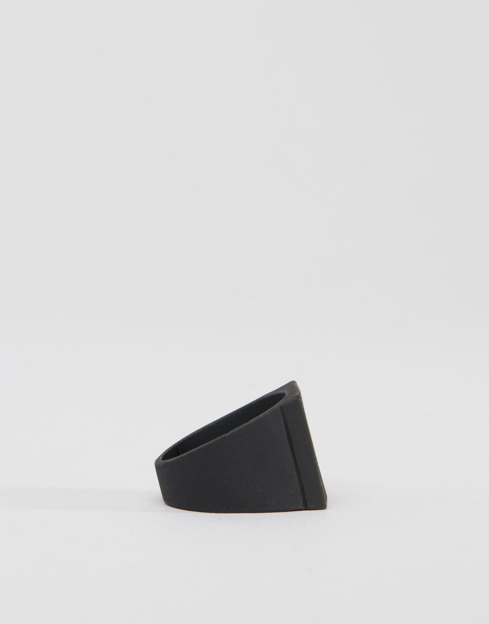 Icon Brand Square Anchor Ring In Black