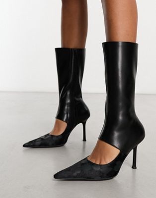 Defined-F mid ankle boot with cut out in black