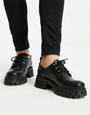 chunky casual lace up shoes in black