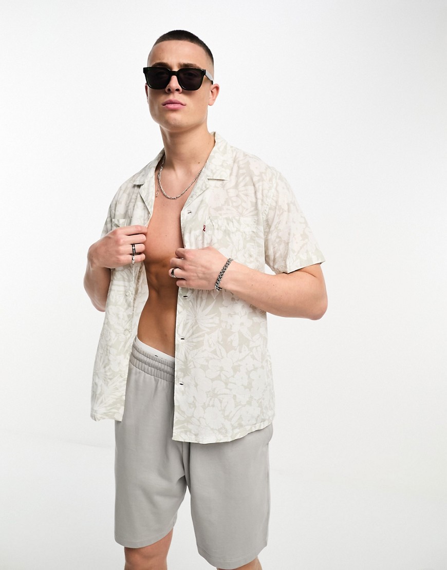 Levi’s Classic Camper short sleeve shirt in grey tropical print