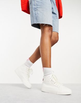 Hi Top Decon trainer in white with red tab logo