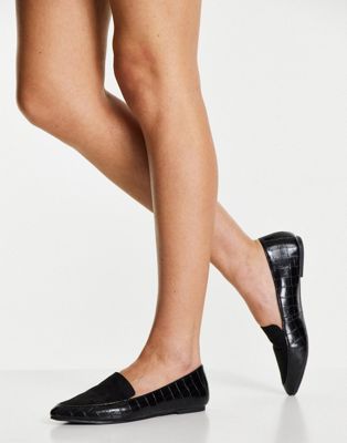 pointed flat loafers in black